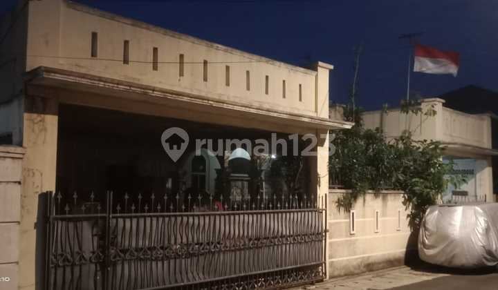 Dijual Rumah di Kompleks Gudang Peluru Kebon Baru Tebet