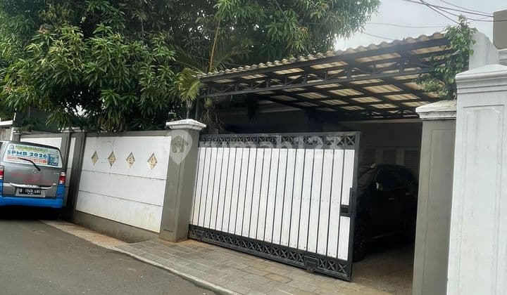 Rumah Dijual Cepat Cocok untuk Keluarga Besar di Bangka Kemang