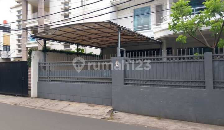 Di Sewa Rumah di Kawasan Pasar Minggu bisa untuk Kantor Jalan 2 Mobil