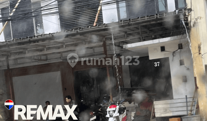 Disewakan Ruko (Bisa Gandeng ; bisa Satuan) Daerah Senayan Kebayoran Baru