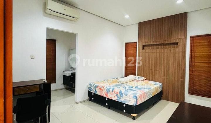 RUMAH BESAR 2 LANTAI DI CIPETE JAKARTA SELATAN - Jakarta Selatan