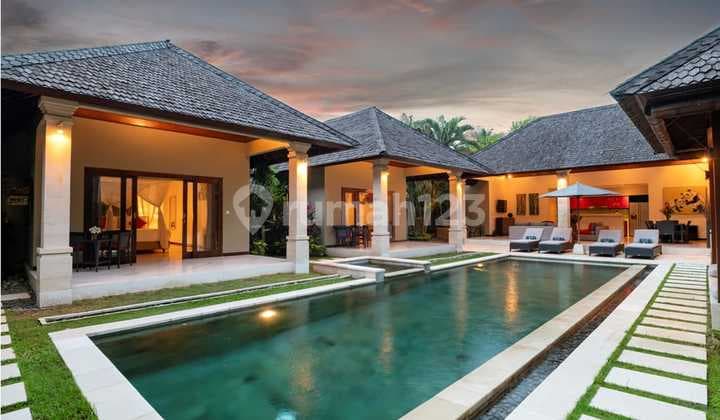 House 2 Units Furnished Swimming Pool Villa in Seminyak, Badung