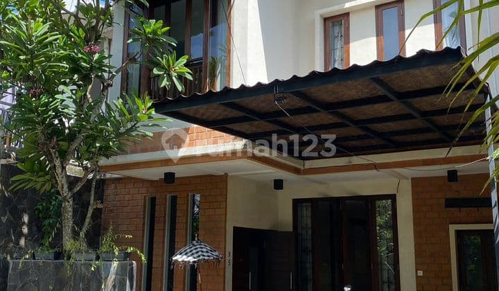 Pab646 Dijual Rumah 2 Lantai Bagus Furnished Kerobokan, Badung