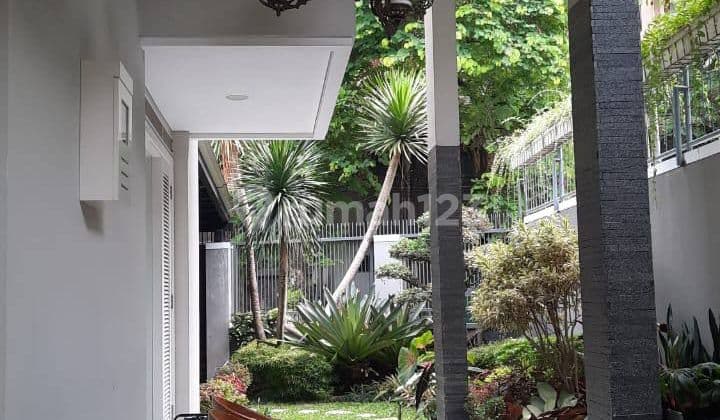 Rumah cantik 2 Lantai siap huni di Ciumbuleuit, Bandung