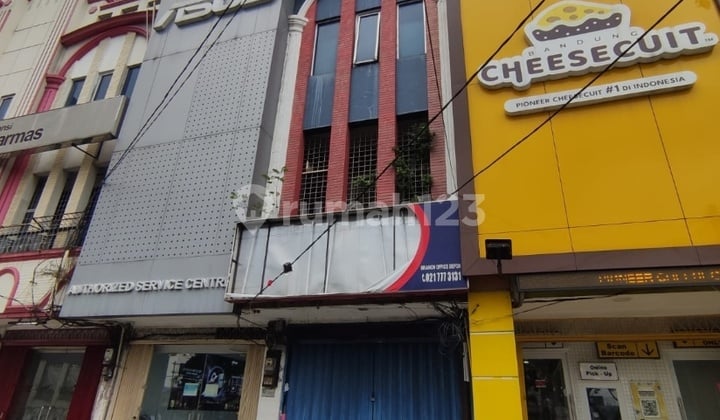 Strategic 3-Storey Shophouse on Jalan Margonda Raya, Depok