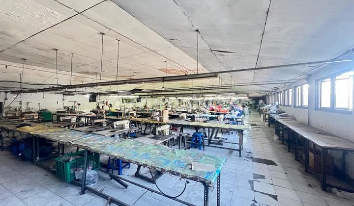 JUAL Cepat dan murah Gudang Ex. Pabrik Jl. Raya Geluran Taman Sidoarjo