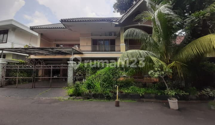 2-Story Ready-to-Occupy House in Kebayoran Baru, Jl. Tulodong Bawah