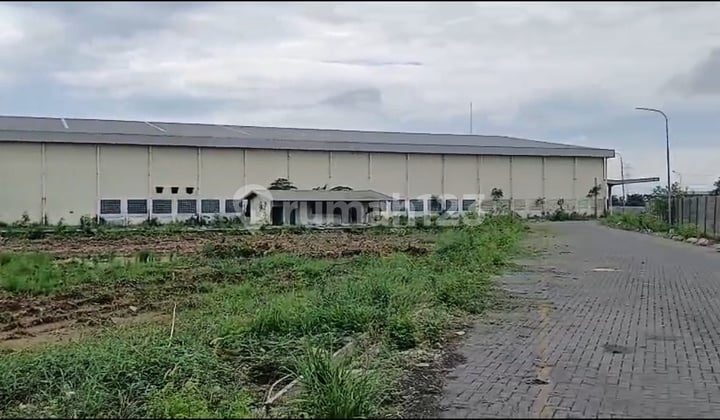 Land and Warehouse Building of Pinggit Pantura in Cikarang, West Java