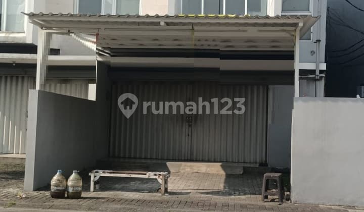 Ruko Siap Pakai Cocok Untuk Kantor di Holis Regency