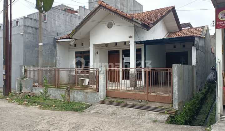 Rumah Lokasi Aman dan Nyaman di Taman Kopo Indah 2