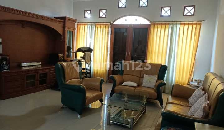 Rumah Mewah Kawasan Elit di Batununggal Abadi