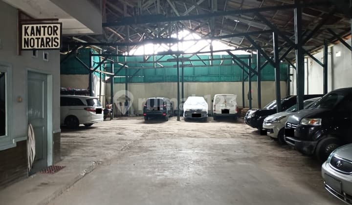 Gudang Luas Masuk Truk Besar di Mohamad Toha