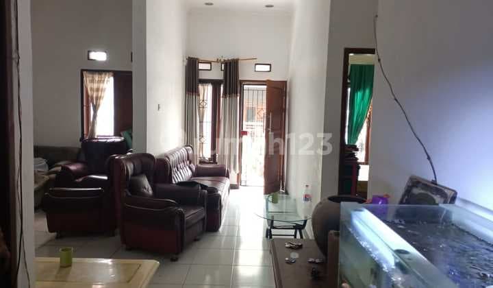 Rumah Cakep Banget Pasti Nyaman di Taman Cibaduyut Indah