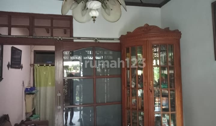 Rumah Hunian Keluarga Lokasi Dekat Ke Tol di Taman Kopo Indah 1