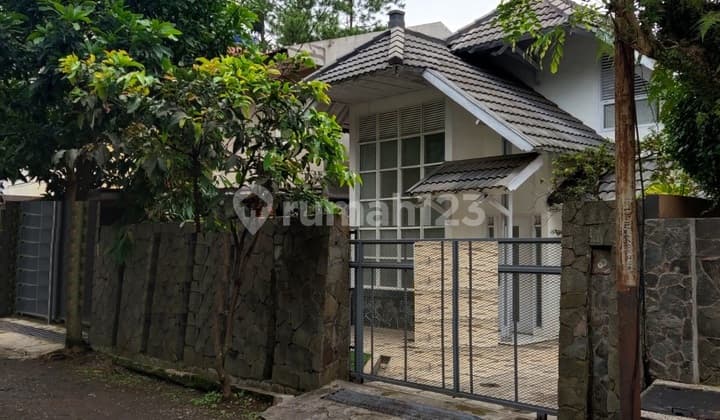 Rumah Cantik Banget di Setraduta