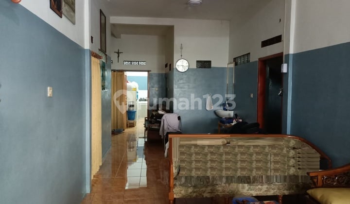 Rumah Luas Lokasi Area Ramai di Bojong Raya, Cijerah