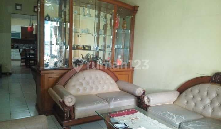 Rumah Bagus Terawat di Taman Holis Indah 2