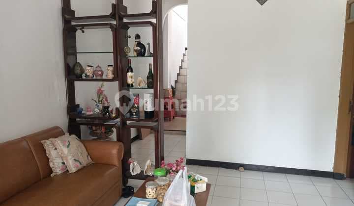 Rumah Nyaman Dihuni Kondisi Sangat Terawat di Taman Kopo Indah 2