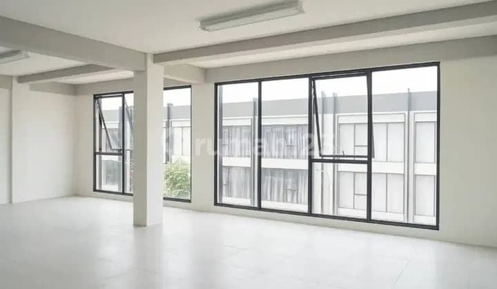 8. W Disewakan Gudang Duta Indah Starhub, Uk 9X24,5 , 3 Lantai