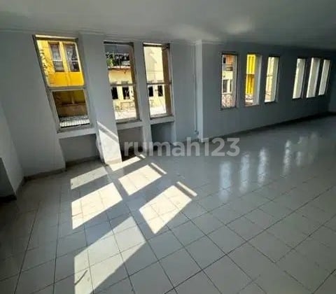 20. W Disewakan Gudang Boulevard Cbd, Uk 5,6X15, Siap Huni, 3 LT
