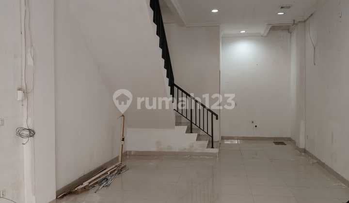 Ruko Green Lake City, Hadap Dalam 4.5X15, Cocok Office, Dsb