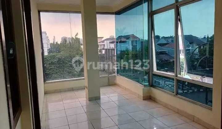 Ruko Aries Niaga, Hook, 3 Lantai, Luas 81 M2, Siap Huni