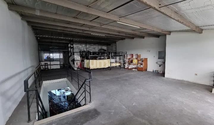 Ruko Pluit pinggir jalan raya, bangunan baru, 8x21 siap huni