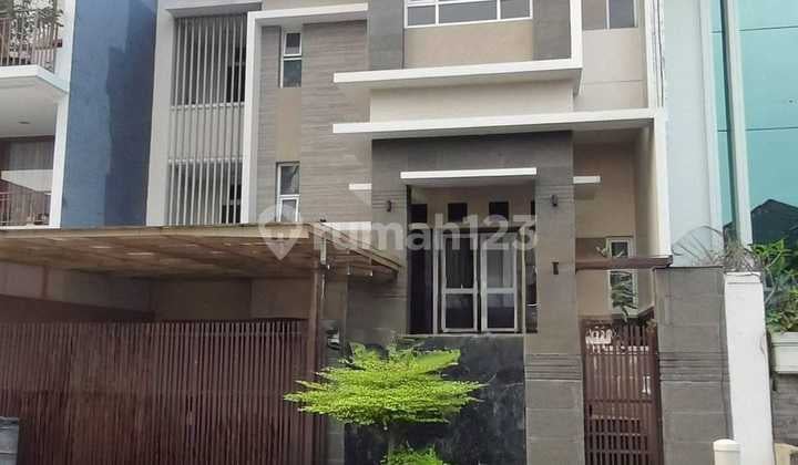 Rumah 2 Lantai Premium Istana Regency Pasteur Dekat Mall Botanica Ex Btc