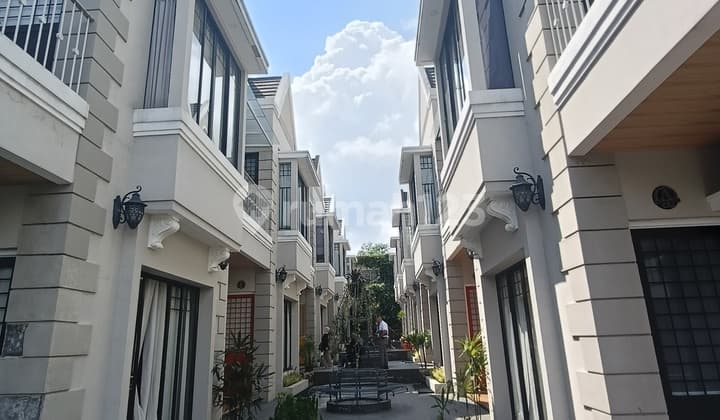 Best Investasi Rumah Baru 3 Lantai Setraduta Casa Victoria