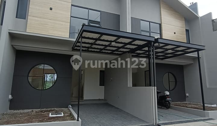 Rumah Baru 2 Lantai Budi Luhur Asri Cluster Belakang Setraduta Akses Tol Pasteur.