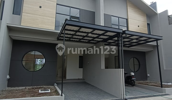 Rumah Baru 2 Lantai Budi Luhur Asri Cluster Belakang Setraduta Akses Tol Pasteur.