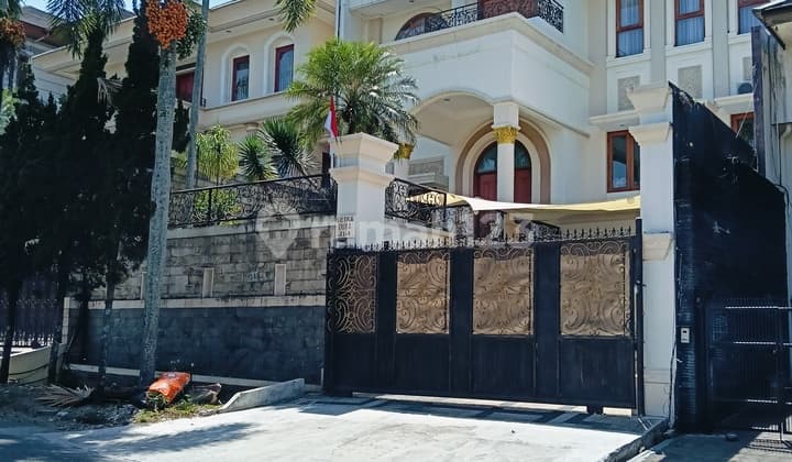 Luxury House Setraduta Purnama