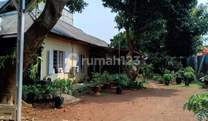Rumah Asri Hitung Tanah Saja, Dekat Gerbang Toll Andara Desari