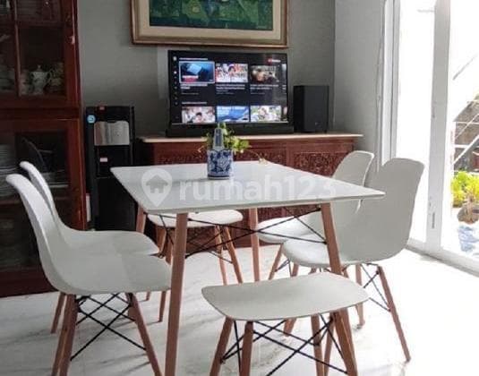 Rumah 3 Lantai di Karang Tengah - Lebakbulus, Jakarta Selatan