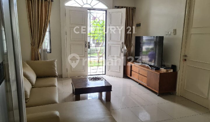 Rumah 2 Lantai , Siap Huni, Lokasi Strategis