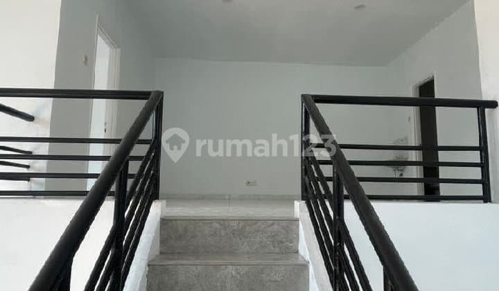 Rumah 2 Lantai Baru Renovasi Akses One Gate Dalam Clustercikarang