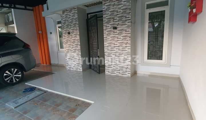 Rumah Bagus Rapih Sudah FULL RENOV Jl. Dahlia Utama Lembah Hijau