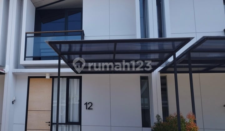 Rumah Baru 2 Lantai Siap Huni Di Cluster Uptown Lippo Cikarang