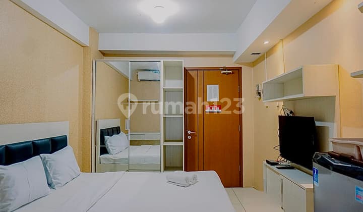 Cheap For Sale Fully Furnished Apartment Green Lake View Ciputat. Perfect for Renting to Employees, Students, or Young Couples.
