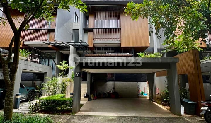 Unique Furnished House with Attic Greenwich BSD