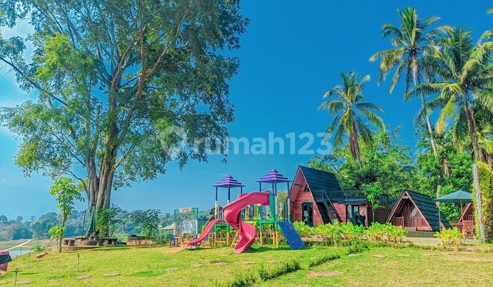 Luxury Land in the Pondok Kayu Esthetic Grape Orchard Tourist Area.