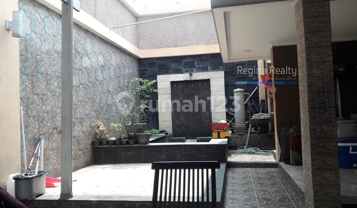 Regina Realty, Dijual Rumah Cantik Area Taman Rempoa
