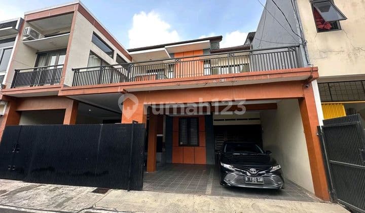 Dijual Rumah Mewah Dalam Komplek Di Kalisari Jakarta Timur