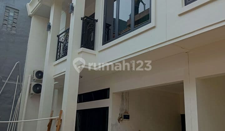 Dijual Rumah Townhouse Di Kalisari