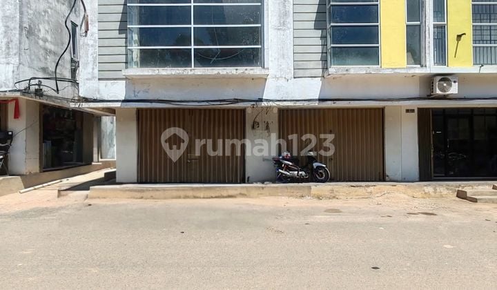 2 Unit Ruko Puri Selebriti Gandeng, Posisi Hadap Jalan Raya
