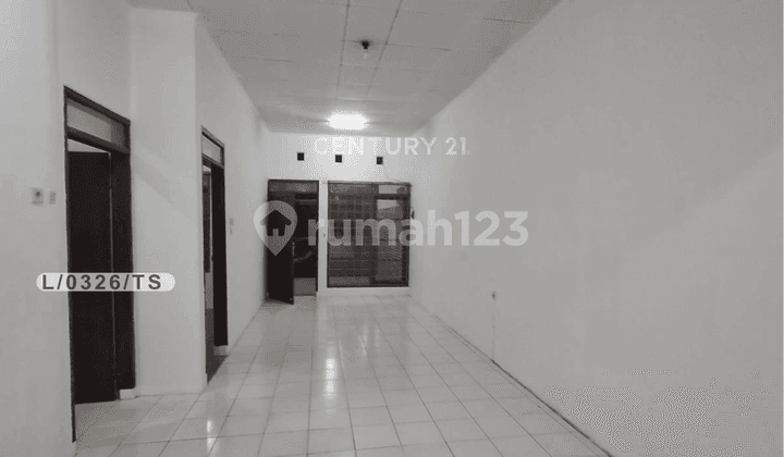 Comfortable and Strategic House in Taman Kopo Indah 2, Bandung
