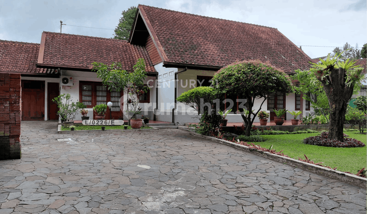 Rumah Siap Huni Nyaman Strategis di Ciumbuleuit Kota Bandung