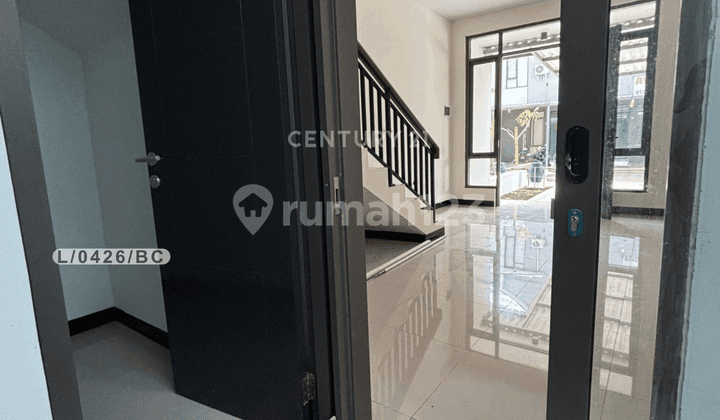 Rumah 2 Lantai Nyaman di Tki 5 Cluster Gardenville Bandung