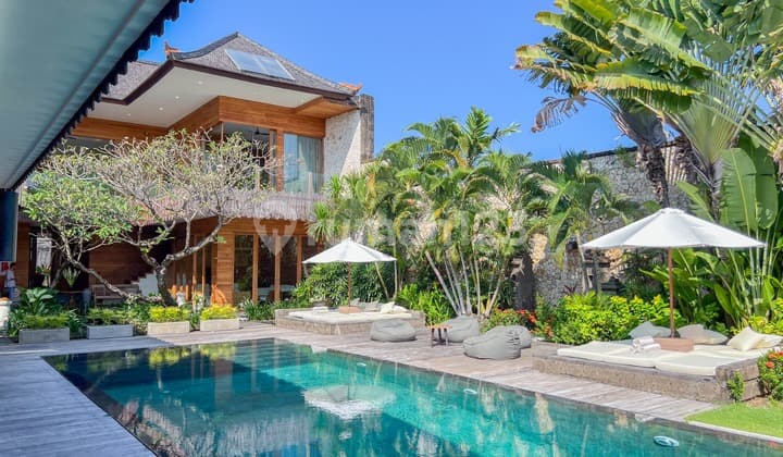 Private Luxury Villa In Seminyak Walking Distance To The Beach