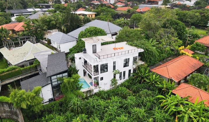 Rooftop Lifestyle Villa With Sky-High Ceilings In Tumbak Bayuh Pererenan
